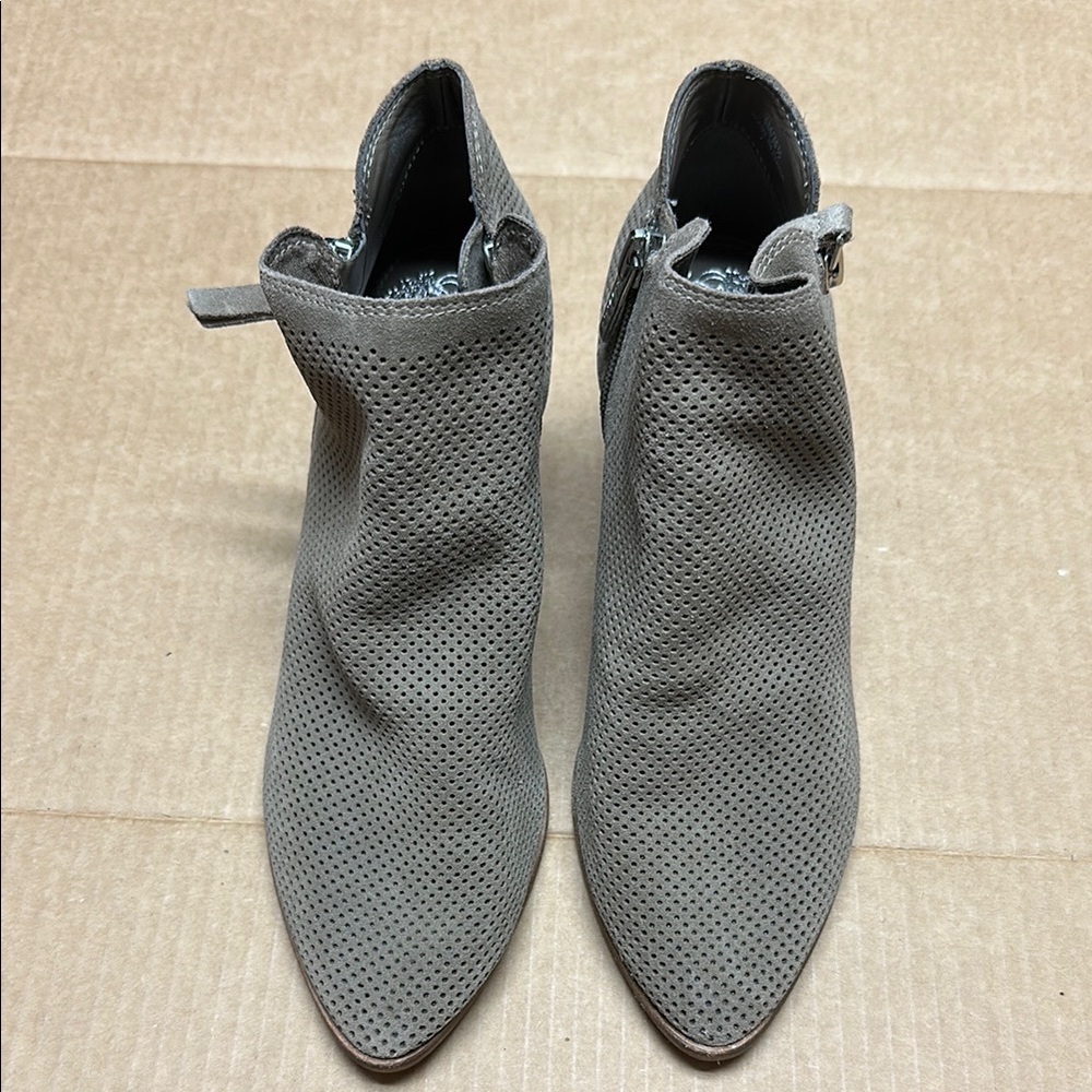 Vince Camuto Nethera Womens Perforated Suede Bootie Size 6